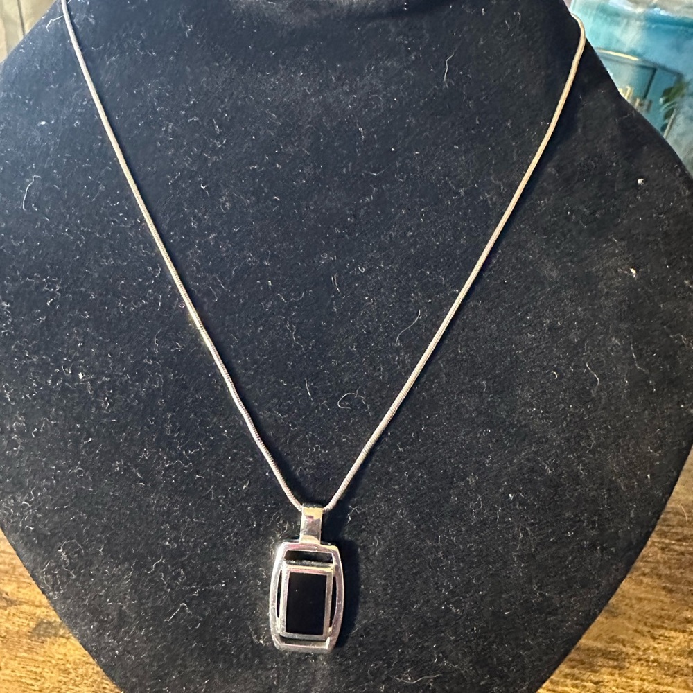 Sterling silver necklace and pendant with Onyx stone